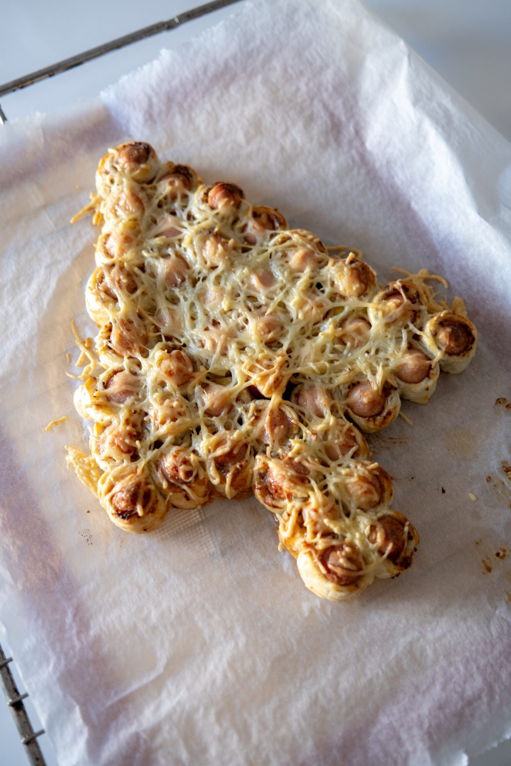 Le feuilleté sapin saucisse